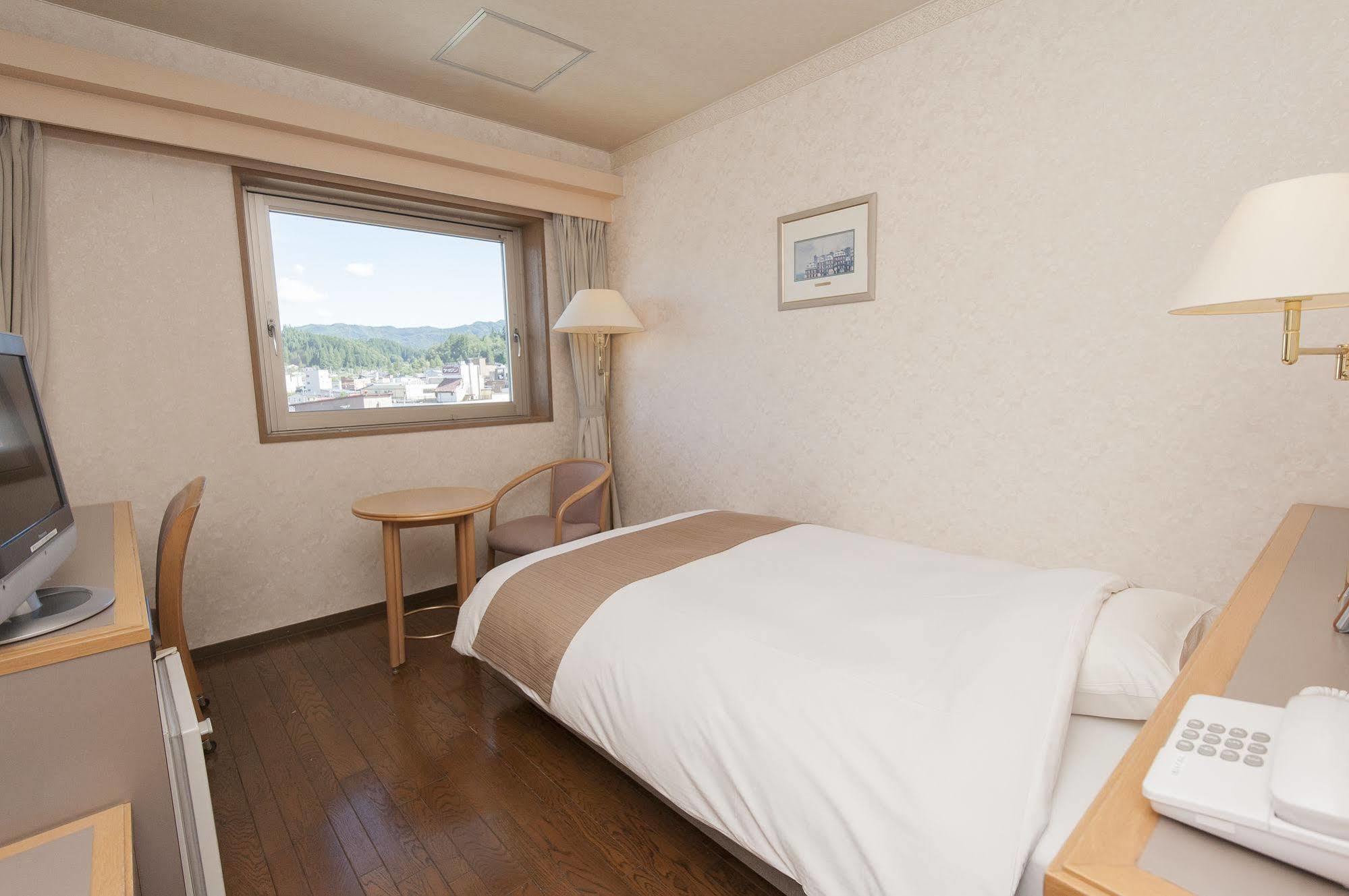 Takayama City Hotel Four Seasons Extérieur photo