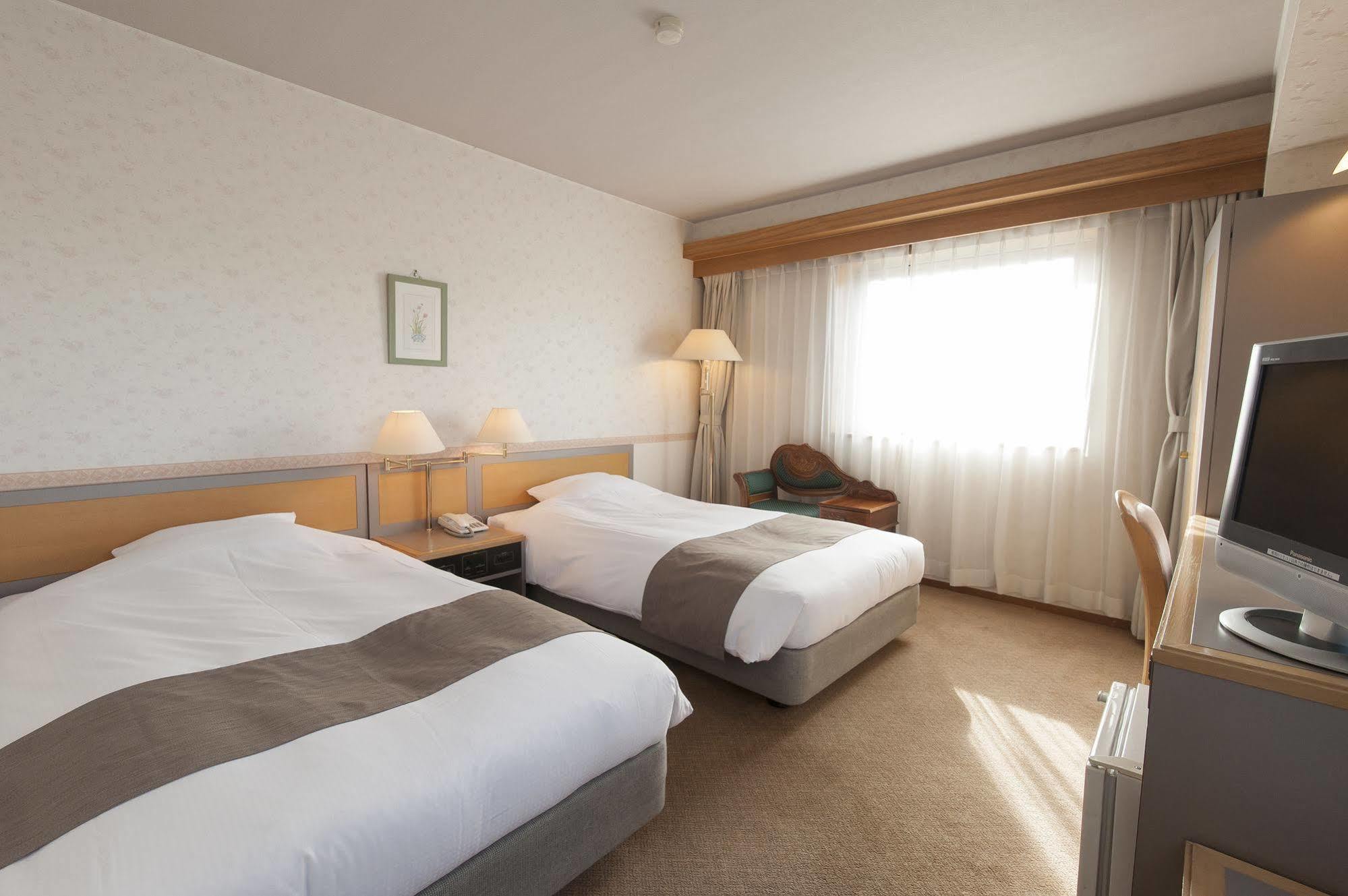 Takayama City Hotel Four Seasons Extérieur photo