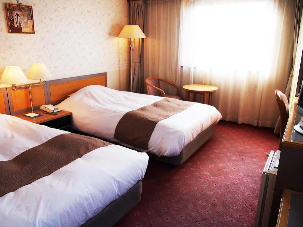 Takayama City Hotel Four Seasons Extérieur photo